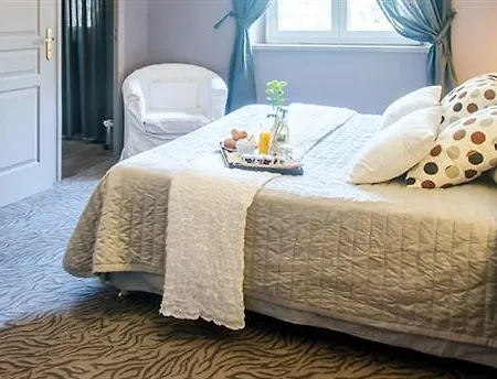 Hotel Logis La Magnanerie - Cote Bistro 3*